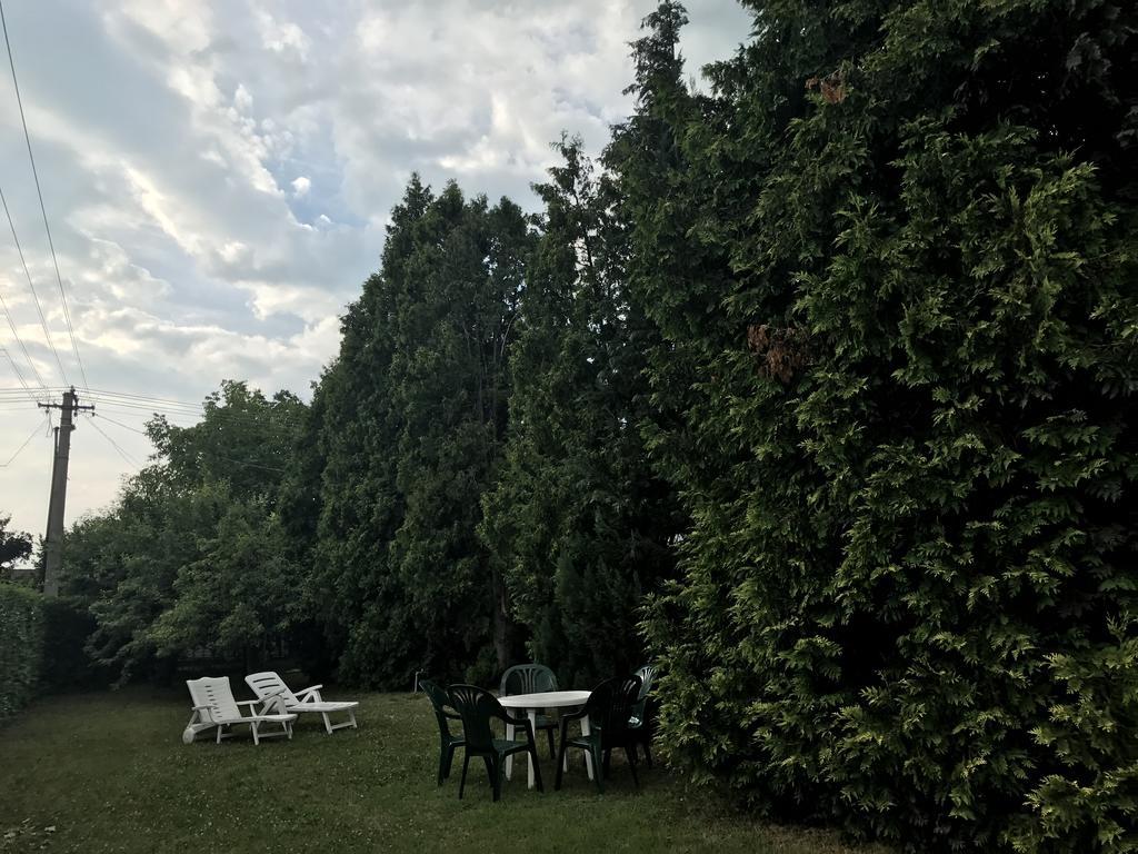 منزل الضيف Balatonszabadi Fürdőtelep  في Retro Haz المظهر الخارجي الصورة